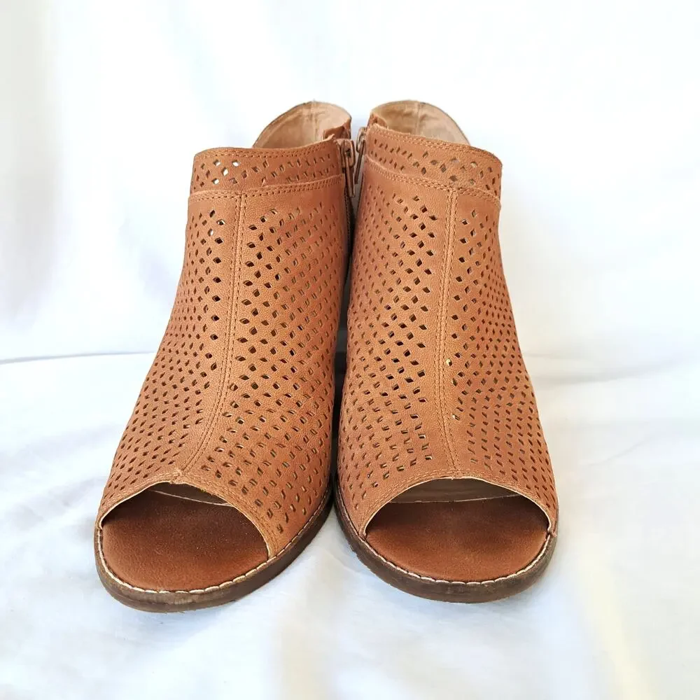 Lucky Brand Jazley Wedge Heels Size 10 Brown Perforated Leather Peep Toe Bootie